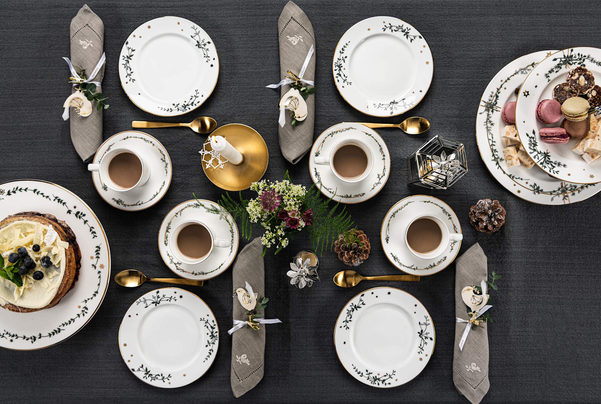 Wintersterne, Tasse und Untertasse