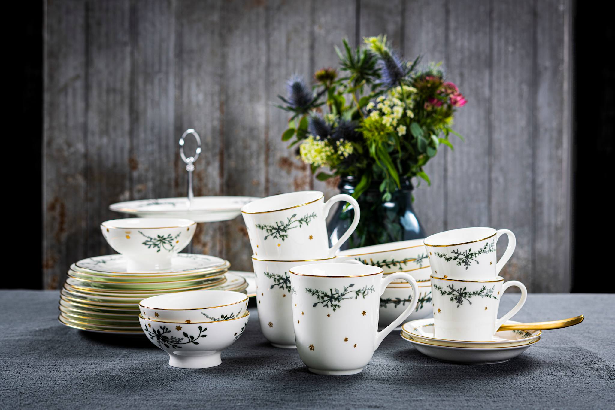 Wintersterne, Tasse und Untertasse