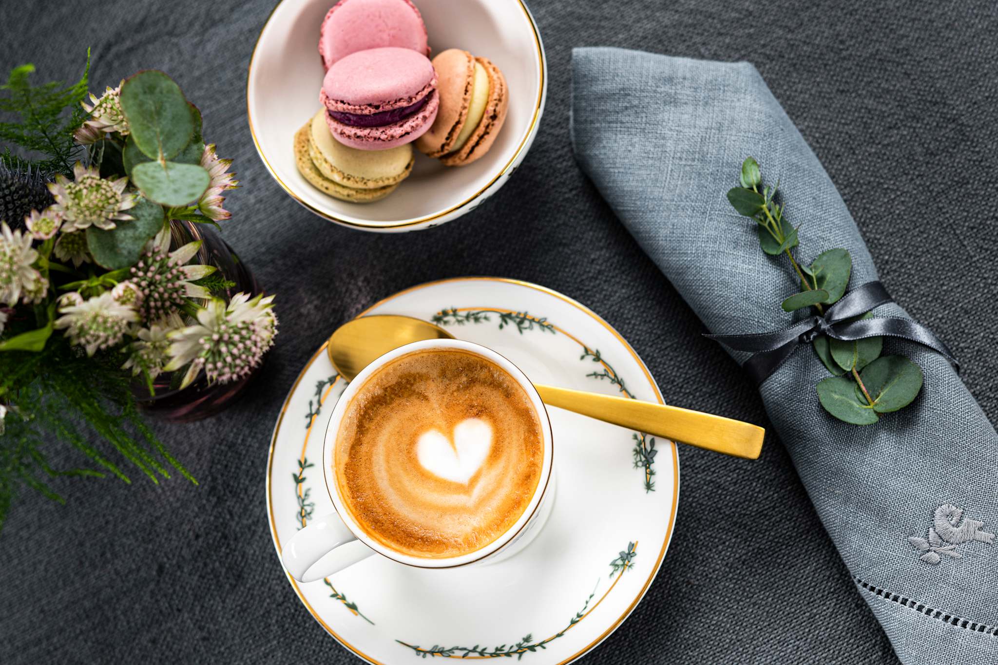 Wintersterne, Tasse und Untertasse